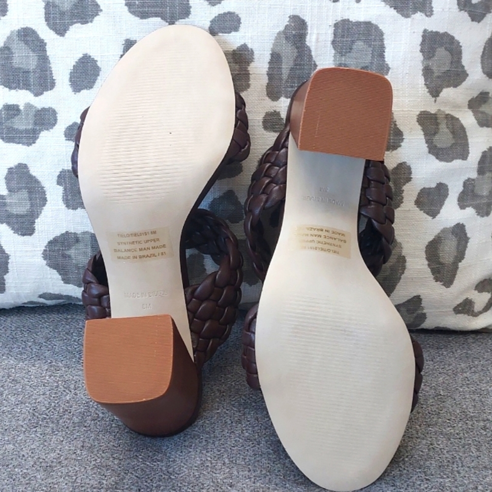 NWOT Women's Sandals - Picture 4 of 7